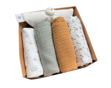 Coffret naissance – 4 langes en gaze de coton + doudou velours